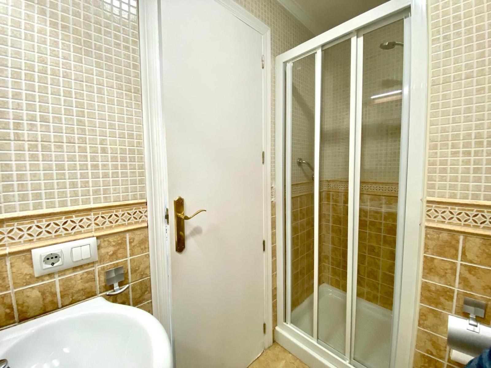 Riscal 6 By United Renters Apartman Alicante Kültér fotó